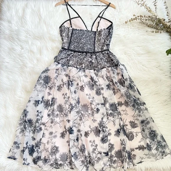 Anthropologie Halter Dress Black White V Neck Medium Midi NWT - Picture 14 of 16